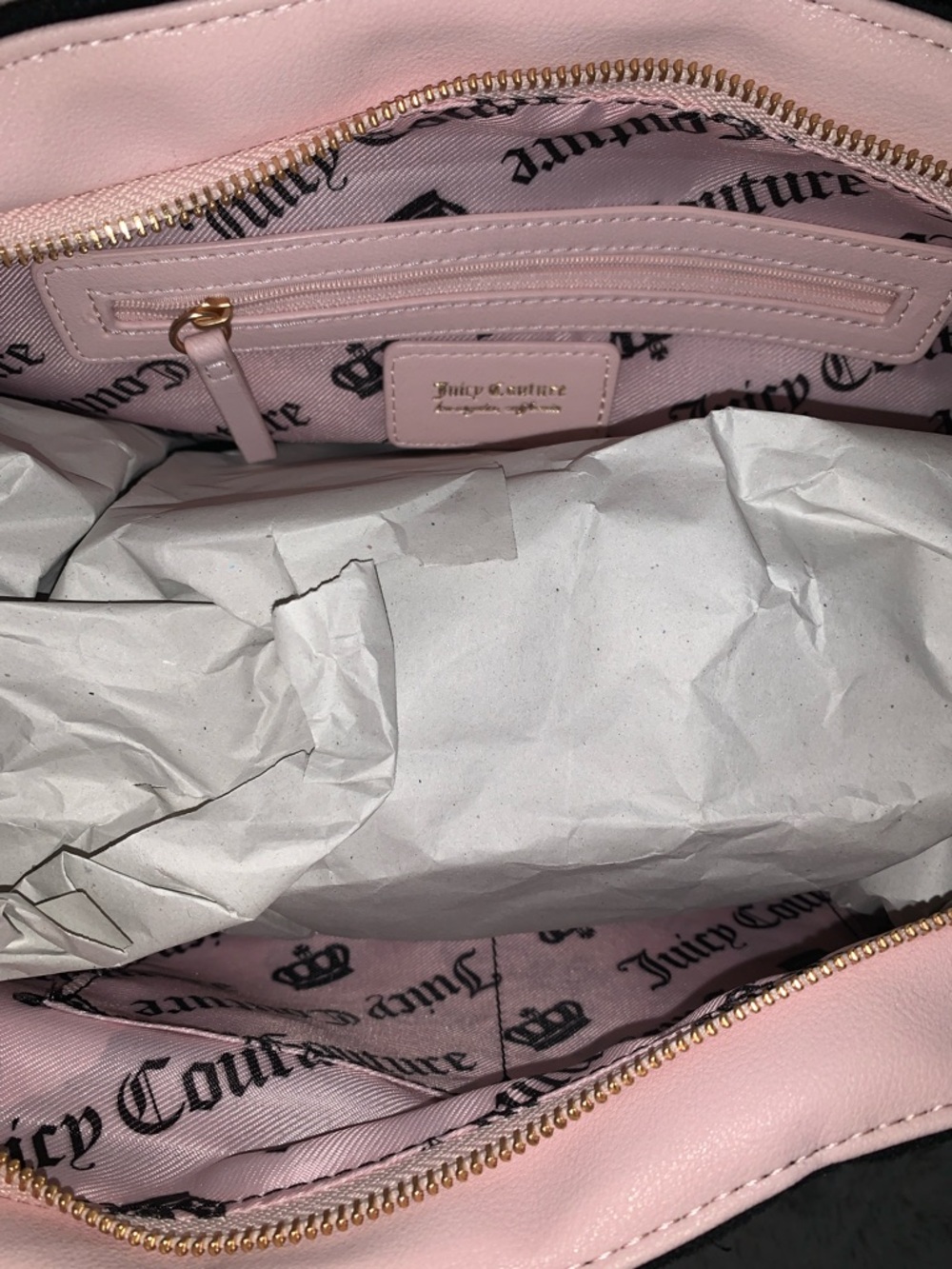 🆕- Juicy Couture JUICY TALE Black Quilted Weekender Bag with Pink Trim - Picture 9 of 9